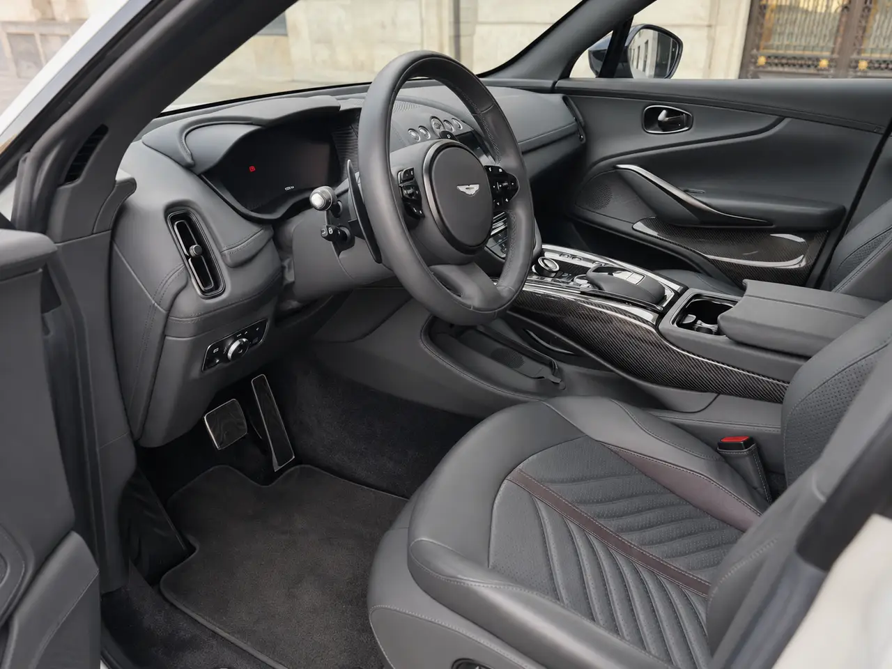 Aston Martin DBX 707 2026, interior — Lisbon Luxury Car Rental, Lisbon. The Aston Martin DBX 707 pairs a 707 hp powertrain with a five-seat cabin, giving it a…