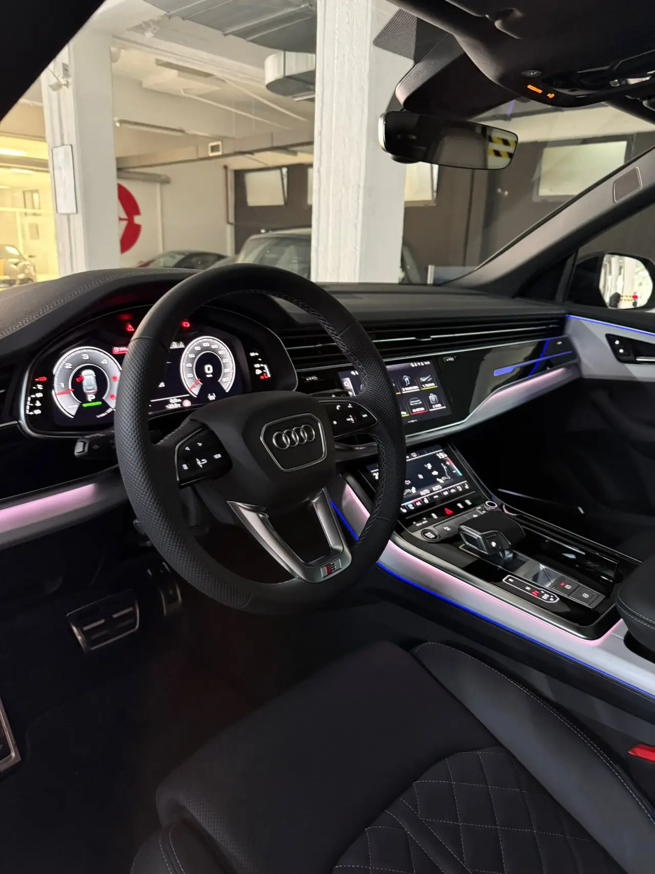 Audi Q8 2025, exterior — Lisbon Luxury Car Rental, Lisbon. The 2025 Audi Q8 carries its 340 hp with the kind of composure that suits a full-size SUV…