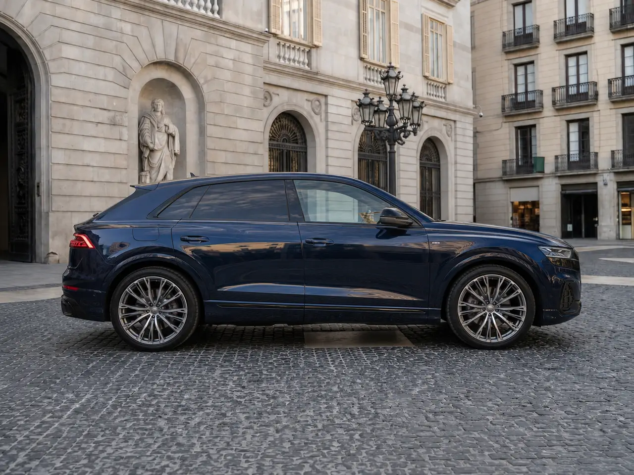 Audi Q8 55 TFSI 2022, front view — Lisbon Luxury Car Rental, Lisbon. The Audi Q8 55 TFSI brings a composed, substantial character to the road: 340 hp routed…