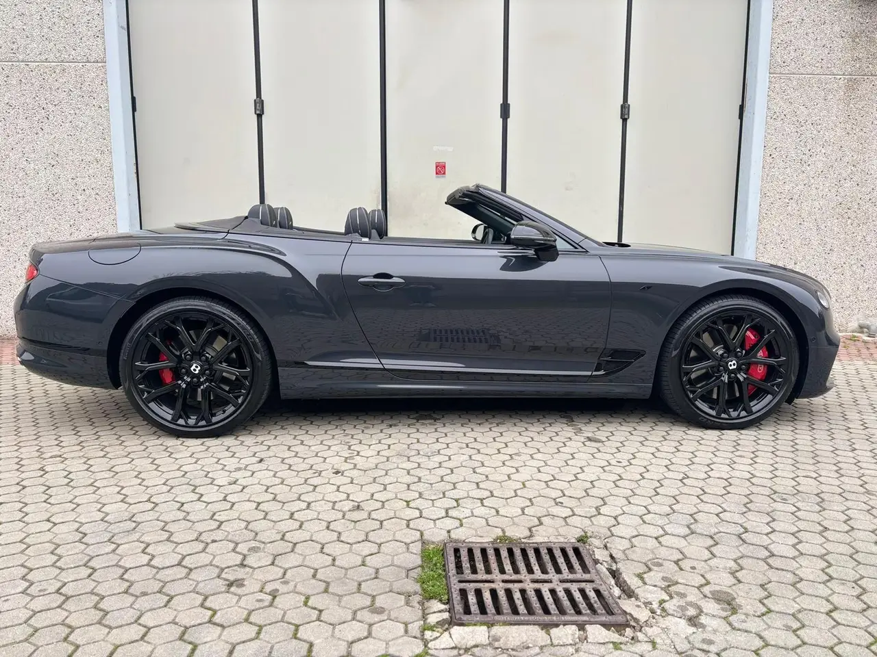 Bentley Continental GTC S V8 2025, exterior — Lisbon Luxury Car Rental, Lisbon. The Bentley Continental GTC S V8 is a grand tourer built for open-air distance rather…