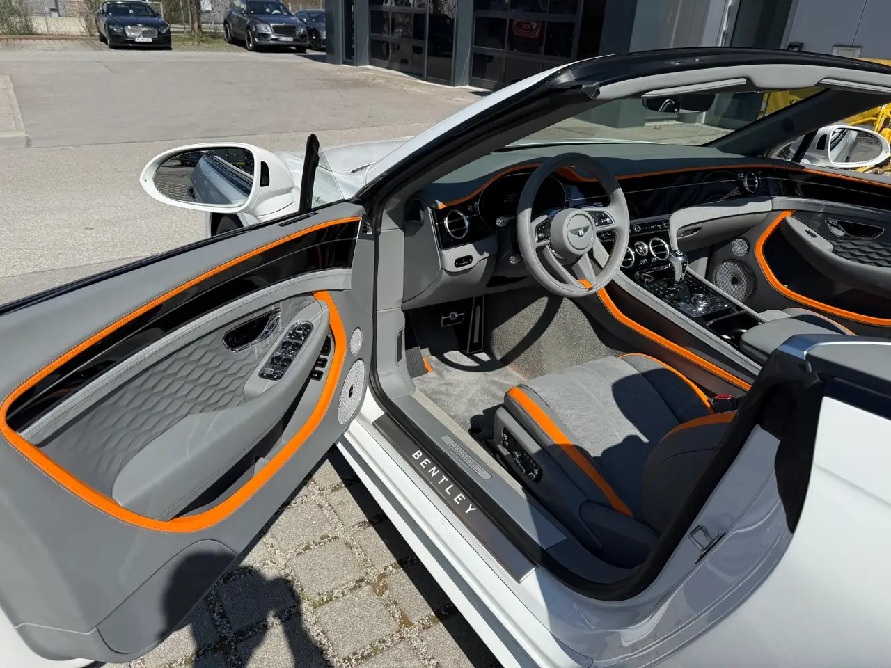 Bentley Continental GTC Speed 2025, front view — Lisbon Luxury Car Rental, Lisbon. The Bentley Continental GTC Speed carries its 650 hp with the composure that defines…