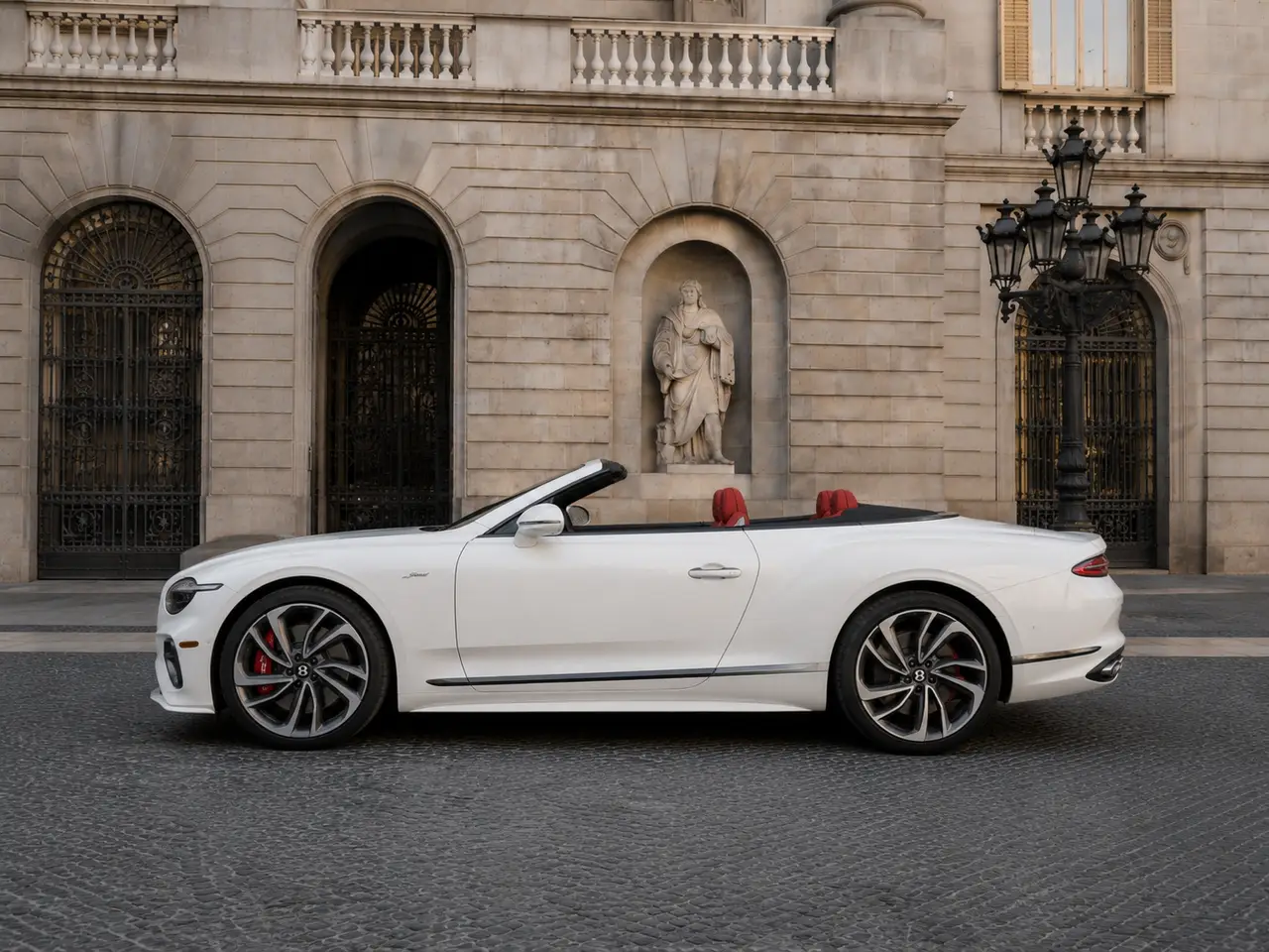 Bentley Continental GTC Speed 2025, exterior — Lisbon Luxury Car Rental, Lisbon. The Bentley Continental GTC Speed carries its 650 hp with the composure that defines…
