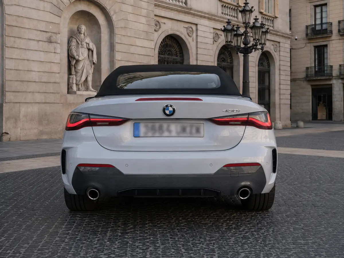 BMW 430i Cabrio 2023, front view — Lisbon Luxury Car Rental, Lisbon. The BMW 430i Cabrio pairs a 245 hp turbocharged engine with a soft-top roof that lowers…