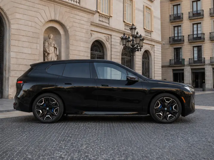 BMW IX M60 2023, front view — Lisbon Luxury Car Rental, Lisbon. The 2023 BMW iX M60 brings a different kind of presence to the fleet: full electric power…