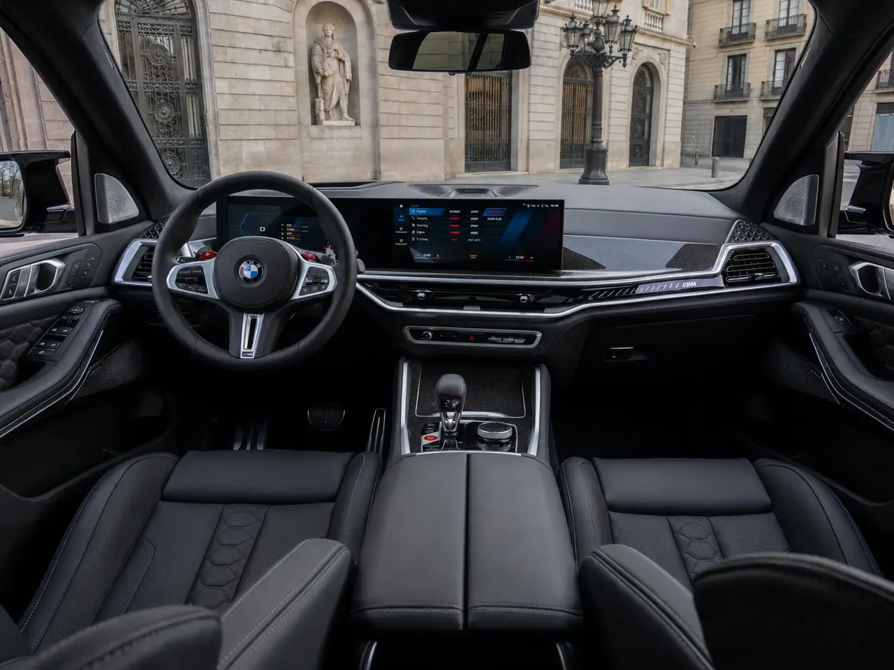 BMW X5 4.0i M 2025, interior — Lisbon Luxury Car Rental, Lisbon. The BMW X5 4.0i M carries its 381 hp with the kind of composure that defines a modern…