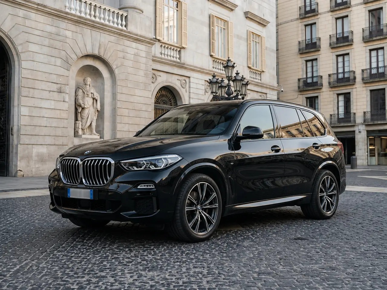 BMW X5 4.0i M 2025 — Lisbon Luxury Car Rental, Lisbonne. Le BMW X5 4.0i M ne cherche pas à impressionner par la démonstration : ses 381 chevaux se…