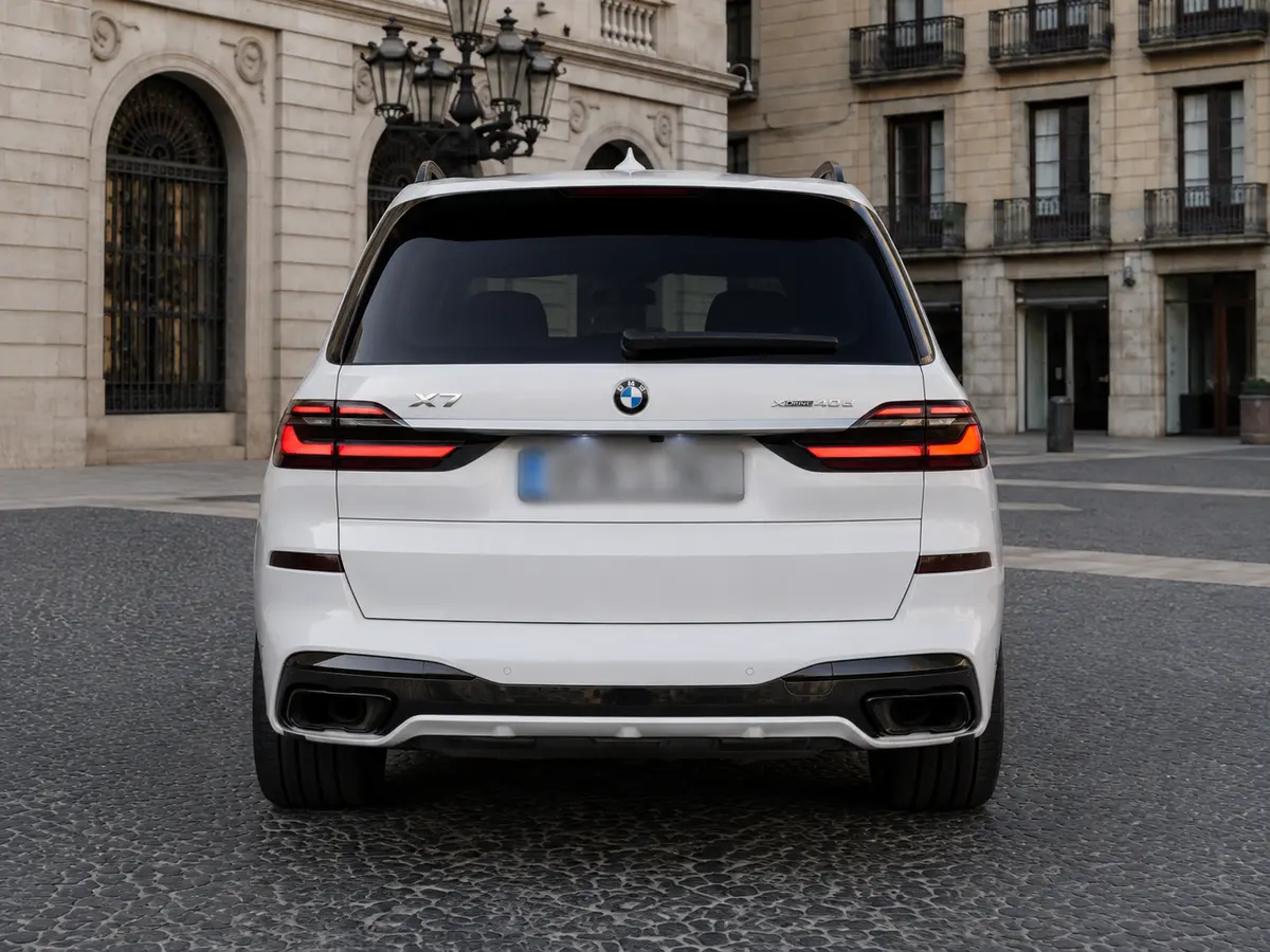 BMW X7 40d M 2024, rear view — Lisbon Luxury Car Rental, Lisbon. The 2024 BMW X7 40d M brings a rare combination to Lisbon's roads: seven seats, 352 hp,…