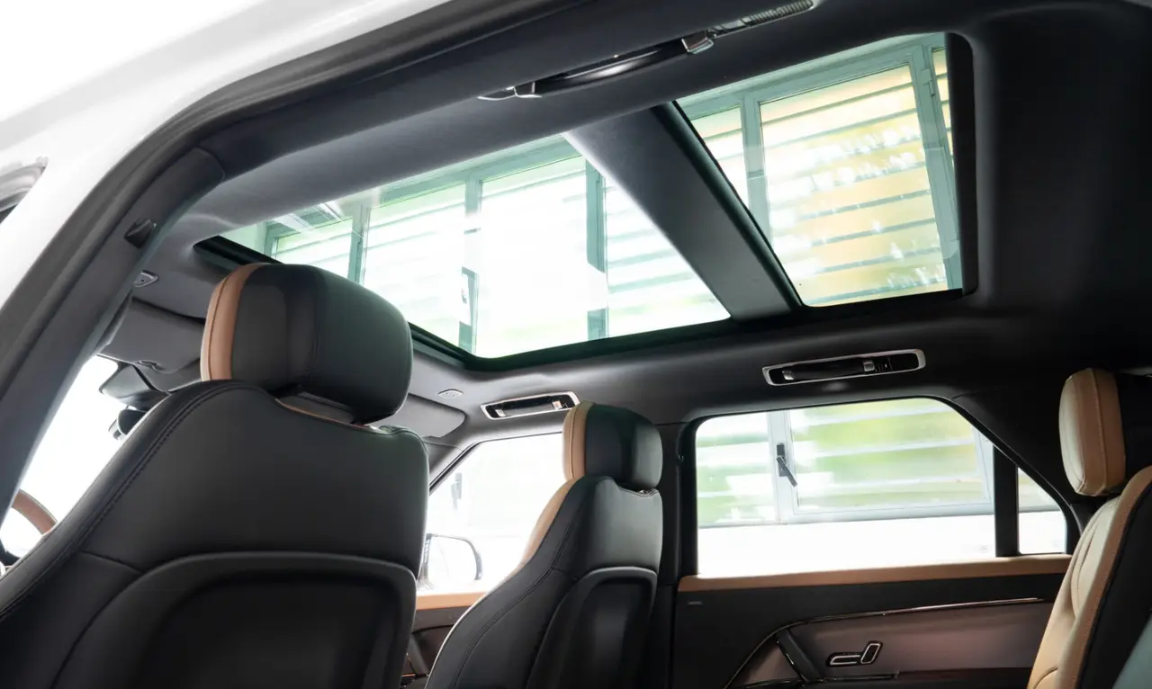 Land Rover Range Rover Sport 2025, exterior — Lisbon Luxury Car Rental, Lisbon. The 2025 Range Rover Sport carries its 400 hp with the kind of quiet authority that…