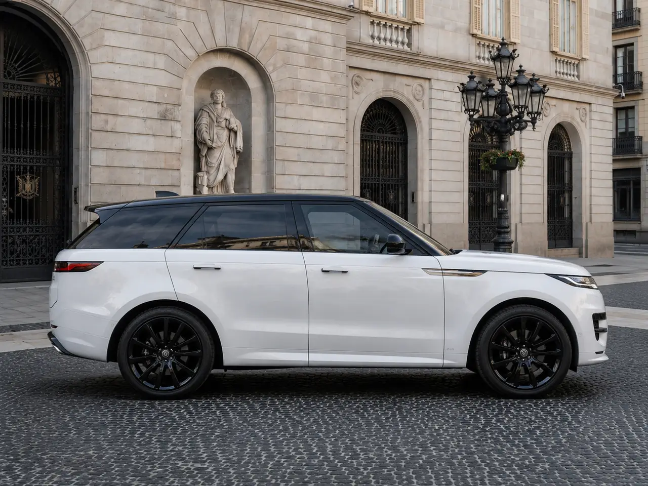 Land Rover Range Rover Sport 2025, front view — Lisbon Luxury Car Rental, Lisbon. The 2025 Range Rover Sport carries its 400 hp with the kind of quiet authority that…