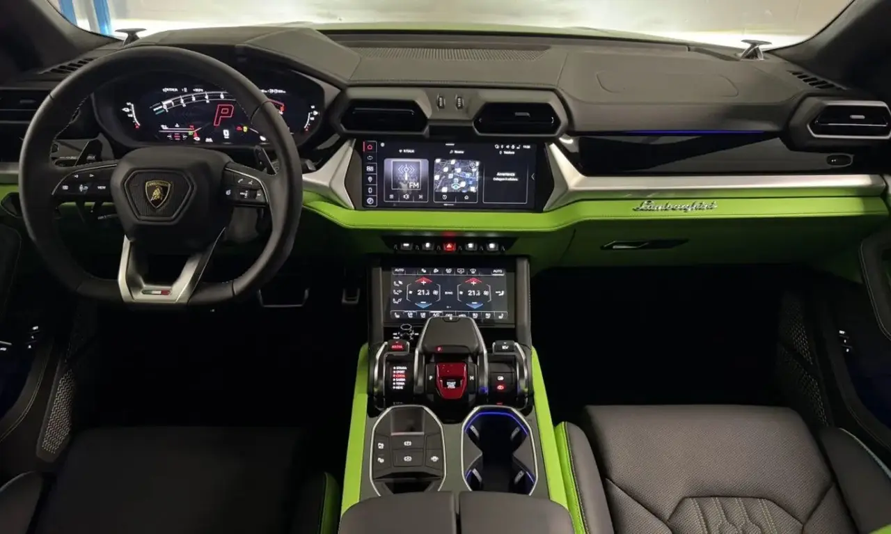 Land Rover Range Rover Sport Dynamic SE 2025, dashboard — Lisbon Luxury Car Rental, Lisbon. The 2025 Range Rover Sport Dynamic SE brings 360 hp to a chassis built for comfort…