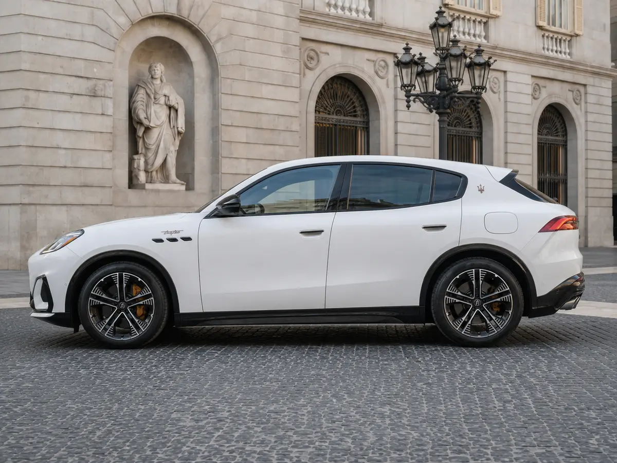 Maserati Grecale GT 2025, exterior — Lisbon Luxury Car Rental, Lisbon. The Maserati Grecale GT sits in a useful middle ground: a five-seat SUV with 300 hp,…