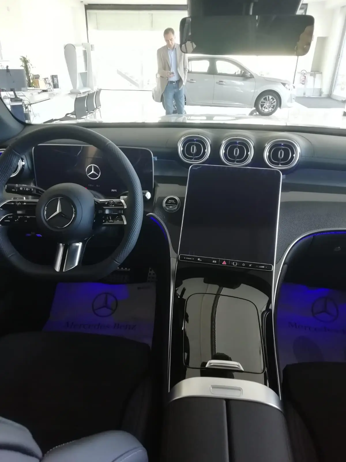 Mercedes Benz GLC 2025, exterior — Lisbon Luxury Car Rental, Lisbon. The 2025 Mercedes Benz GLC is a mid-size SUV built for ease rather than drama: 258 hp,…