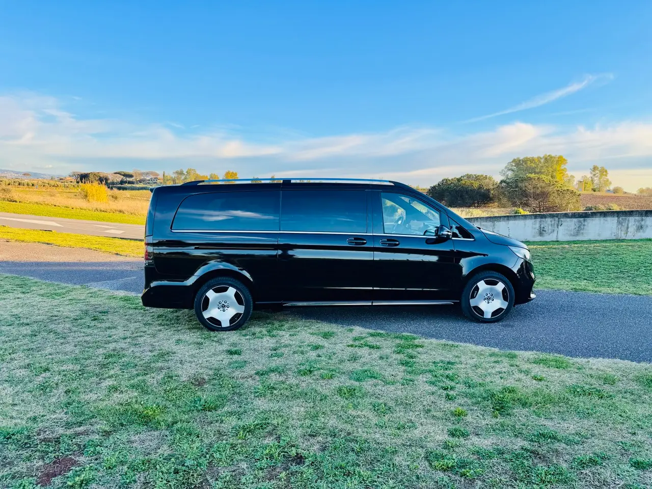 Mercedes Benz V300 4x4 XL Exclusive 7 seats 2025, front view — Lisbon Luxury Car Rental, Lisbon. The Mercedes Benz V300 4x4 XL Exclusive is built for groups who need real space without…
