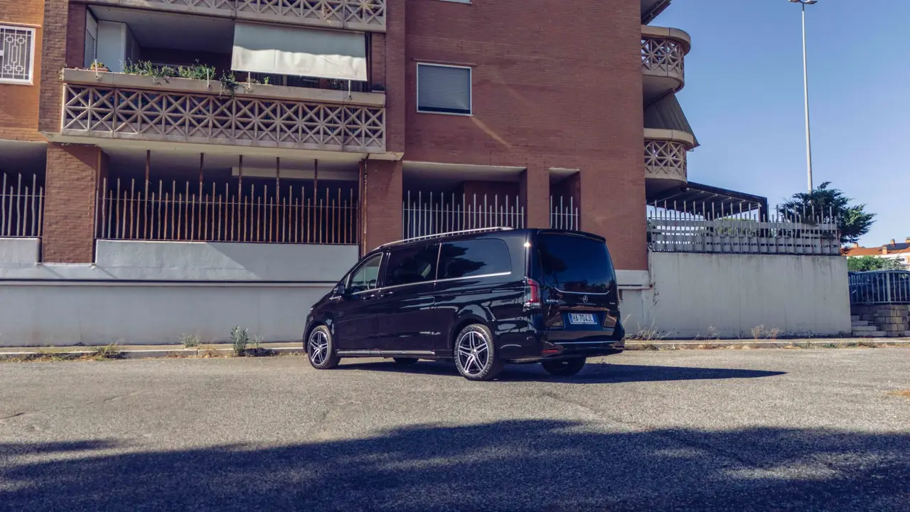 Mercedes Benz V300 4x4 XL VIP (Captain, 7 seat) 2025, interior — Lisbon Luxury Car Rental, Lisbon. The 2025 Mercedes Benz V300 4x4 XL VIP is built around calm, upright comfort rather than…