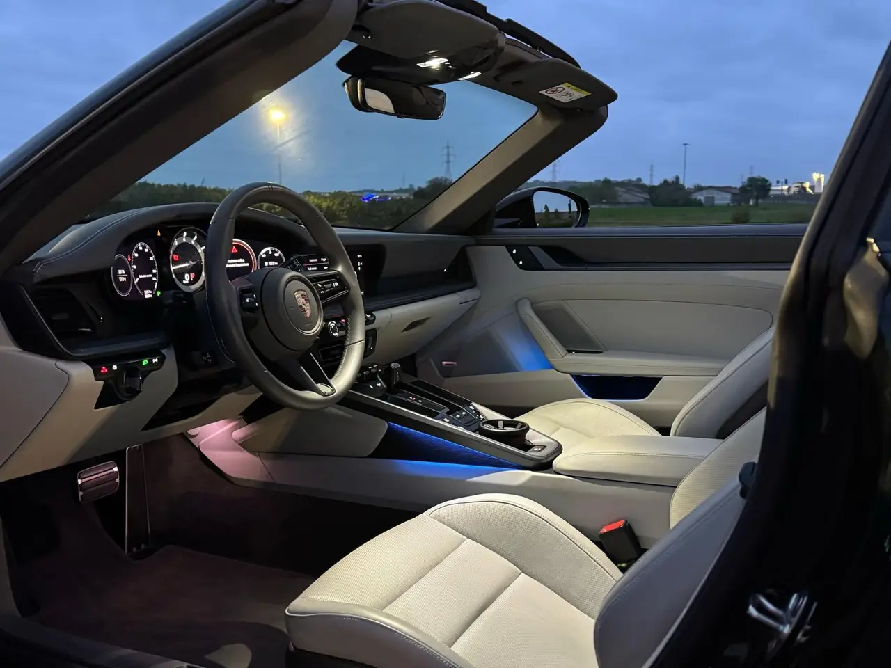 Porsche 911 Targa 2025, front view — Lisbon Luxury Car Rental, Lisbon. The 2025 Porsche 911 Targa pairs the 911's low, deliberate stance with a retractable roof…