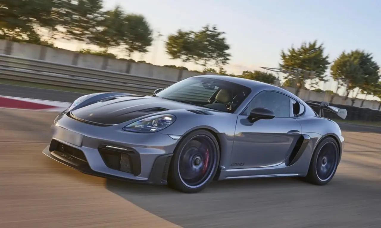Porsche GT4 RS 2024, rear view — Lisbon Luxury Car Rental, Lisbon. The 2024 Porsche GT4 RS is built around one purpose: precise, engaging driving. With 500…