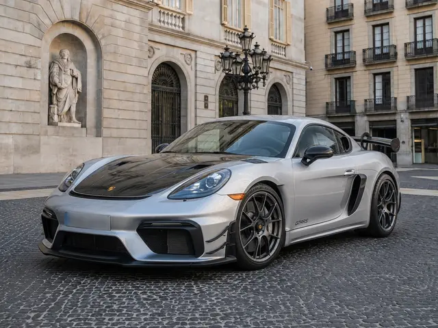 Porsche GT4 RS 2024 — Lisbon Luxury Car Rental, Lisbon