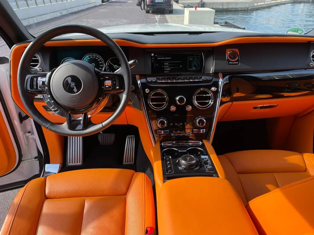 Rolls-Royce Cullinan 2022, front view — Lisbon Luxury Car Rental, Lisbon. The Rolls-Royce Cullinan carries its size without any sense of effort. With 563 hp under…