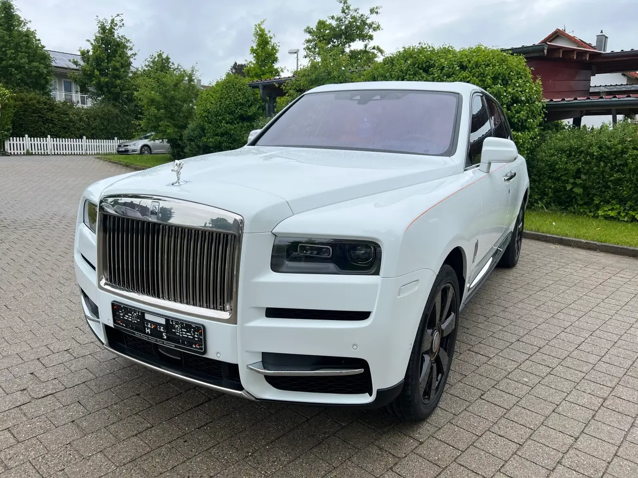 Rolls-Royce Cullinan 2022, dashboard — Lisbon Luxury Car Rental, Lisbon. The Rolls-Royce Cullinan carries its size without any sense of effort. With 563 hp under…