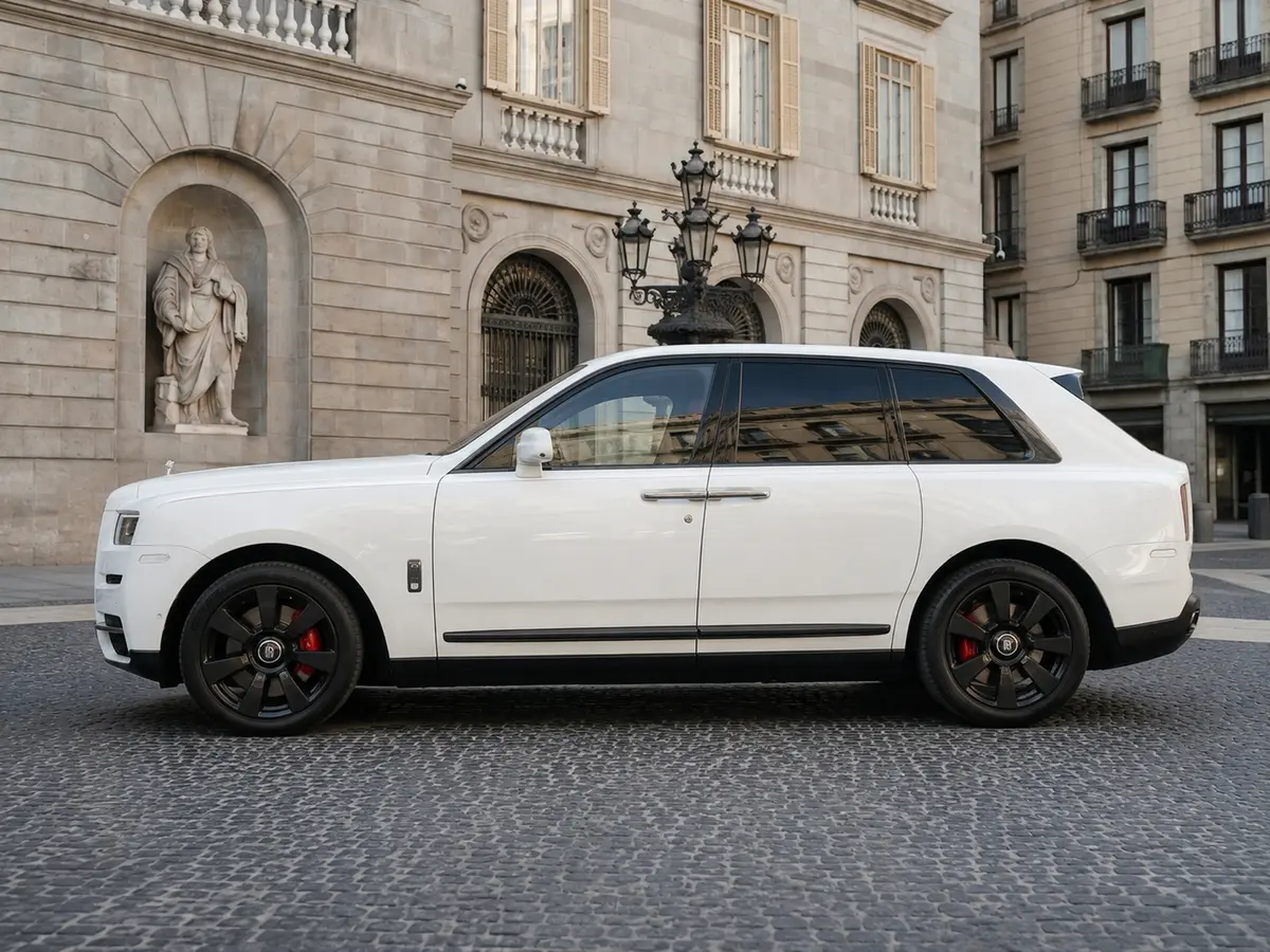 Rolls-Royce Cullinan 2022, exterior — Lisbon Luxury Car Rental, Lisbon. The Rolls-Royce Cullinan carries its size without any sense of effort. With 563 hp under…