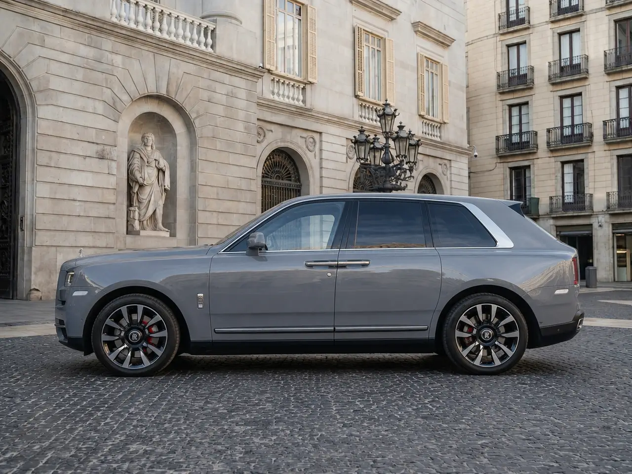 Rolls-Royce Cullinan 2025, exterior — Lisbon Luxury Car Rental, Lisbon. The Rolls-Royce Cullinan carries its size without apology. On Avenida da Liberdade or…