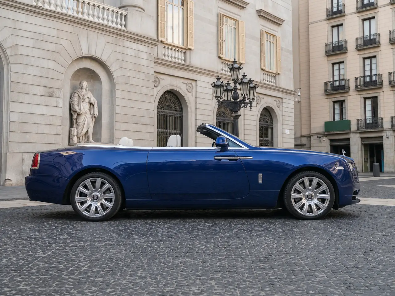 Rolls-Royce Dawn 2022, front view — Lisbon Luxury Car Rental, Lisbon. The Rolls-Royce Dawn carries its 563 hp with the kind of composure that never announces…